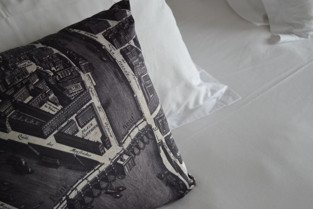Boutique Konfidentiel Parijs